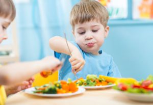 تغذیه سالم در دوران کودکی و ارتباط آن با طول عمر